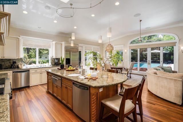 2490 Lunada Ln, Alamo, CA 94507