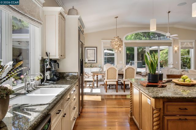 2490 Lunada Ln, Alamo, CA 94507