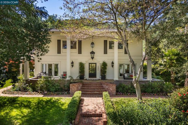 2490 Lunada Ln, Alamo, CA 94507