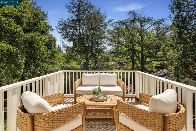 2490 Lunada Ln, Alamo, CA 94507