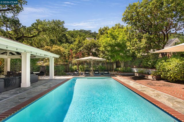 2490 Lunada Ln, Alamo, CA 94507