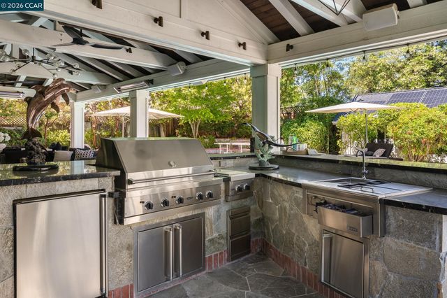 2490 Lunada Ln, Alamo, CA 94507