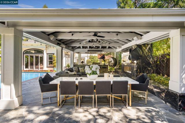 2490 Lunada Ln, Alamo, CA 94507