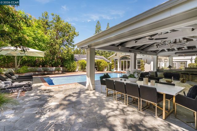 2490 Lunada Ln, Alamo, CA 94507