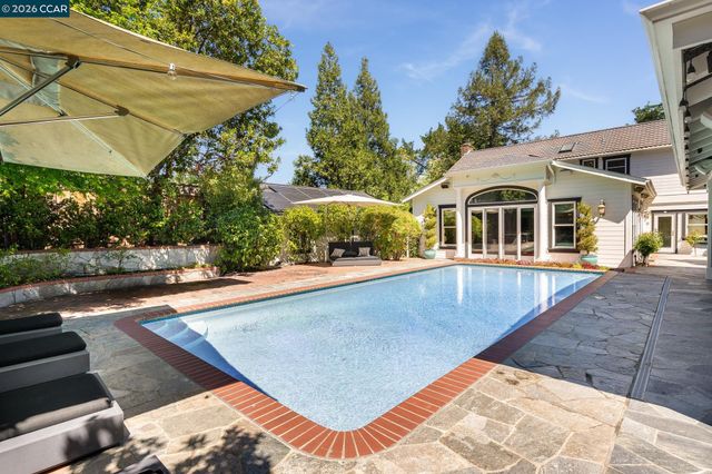 2490 Lunada Ln, Alamo, CA 94507