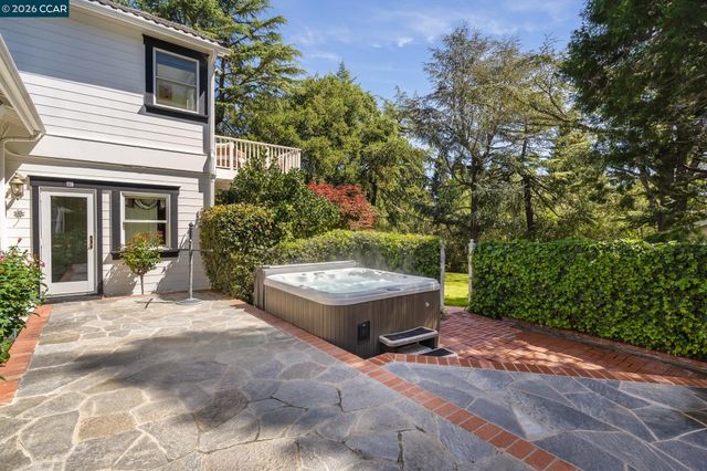 2490 Lunada Ln, Alamo, CA 94507