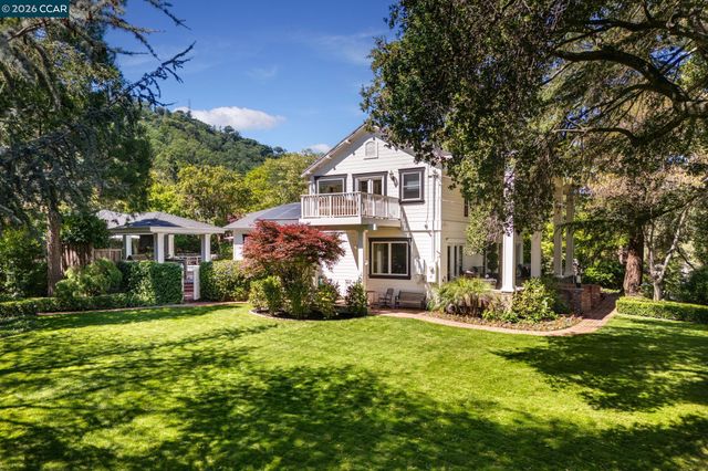 2490 Lunada Ln, Alamo, CA 94507