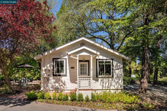 2490 Lunada Ln, Alamo, CA 94507