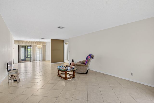 10397 Equestrian Drive B, Boynton Beach, FL 33436