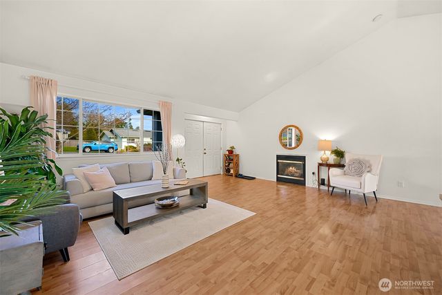 8190 Skagit Way, Blaine, WA 98230