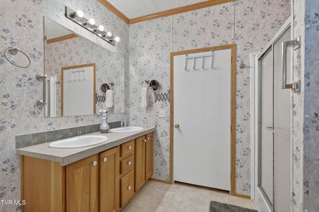 25534 Whitaker Hollow Road, Abingdon, VA 24211