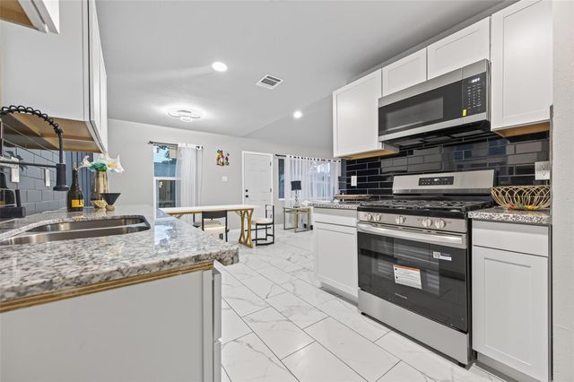 16330 Green Shade Drive, Houston, TX 77090