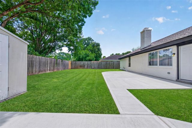 16330 Green Shade Drive, Houston, TX 77090