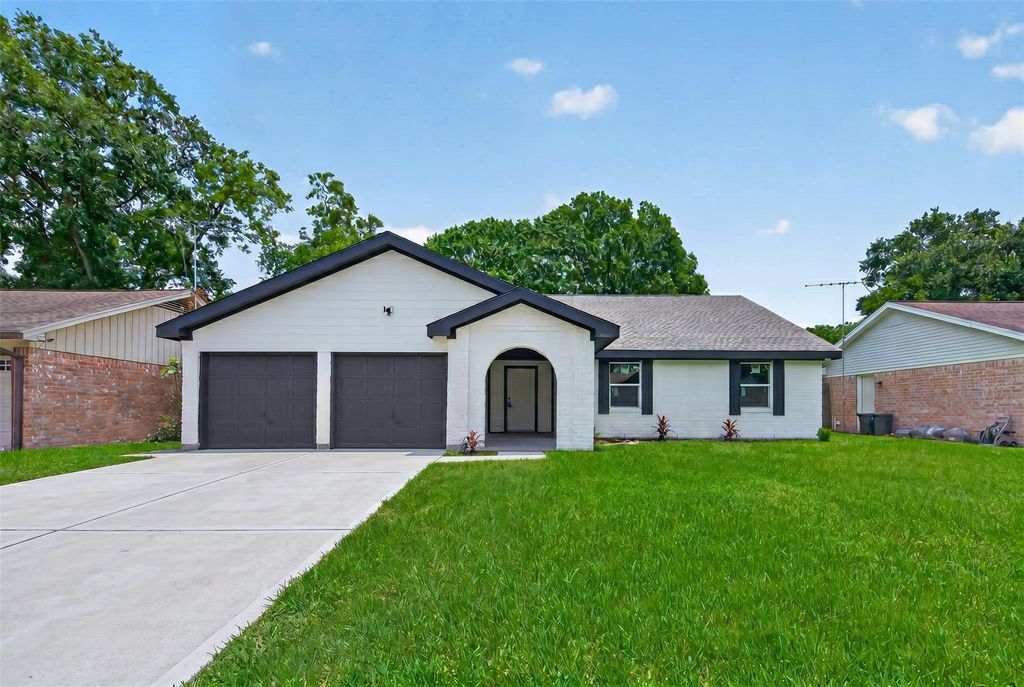 16330 Green Shade Drive, Houston, TX 77090