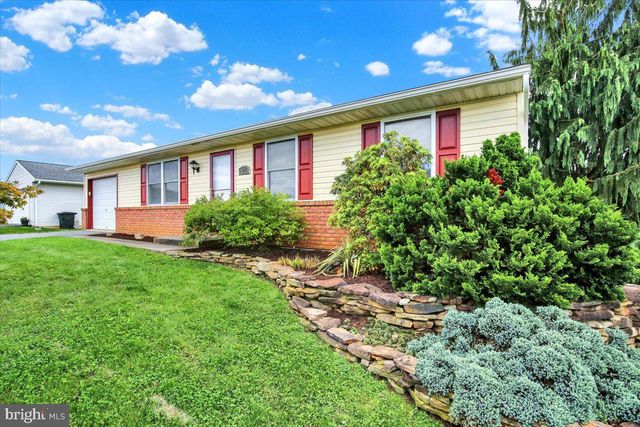 124 TREELINE DR, Newmanstown, PA 17073