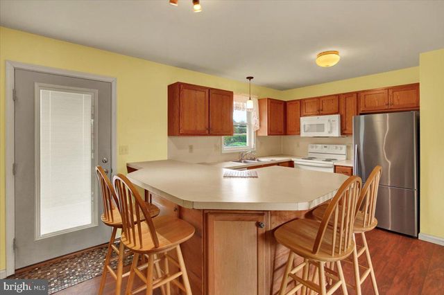 124 TREELINE DR, Newmanstown, PA 17073