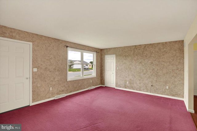 124 TREELINE DR, Newmanstown, PA 17073