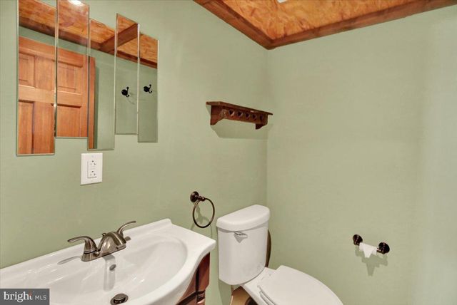 124 TREELINE DR, Newmanstown, PA 17073