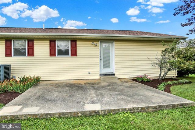124 TREELINE DR, Newmanstown, PA 17073