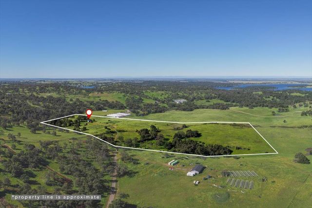 23070 Payam Pl, Grass Valley, CA 95949