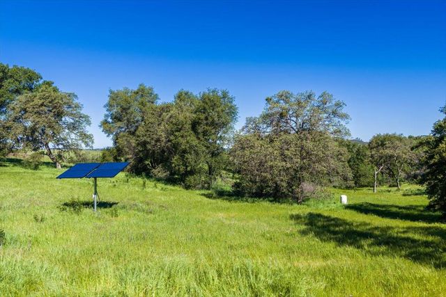 23070 Payam Pl, Grass Valley, CA 95949