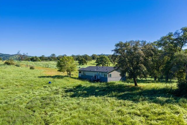 23070 Payam Pl, Grass Valley, CA 95949