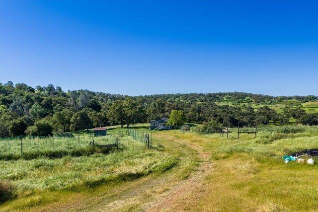 23070 Payam Pl, Grass Valley, CA 95949