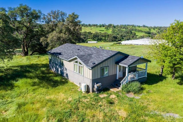 23070 Payam Pl, Grass Valley, CA 95949