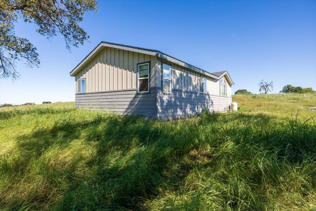 23070 Payam Pl, Grass Valley, CA 95949