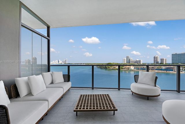 1135 103rd St PH4, Bay Harbor Islands, FL 33154