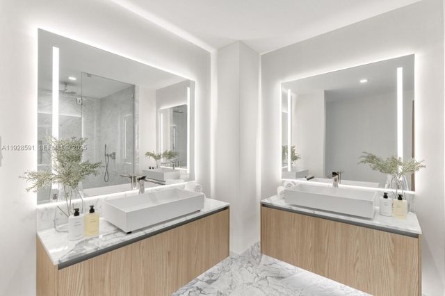 1135 103rd St PH4, Bay Harbor Islands, FL 33154