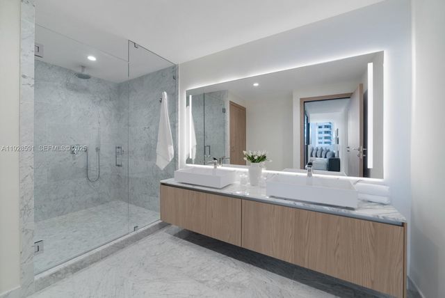 1135 103rd St PH4, Bay Harbor Islands, FL 33154