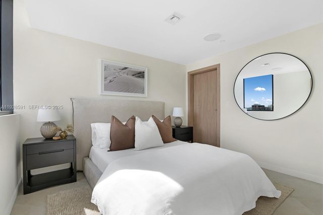 1135 103rd St PH4, Bay Harbor Islands, FL 33154