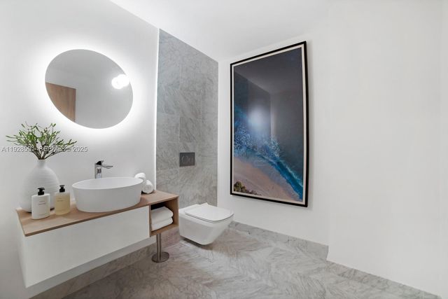 1135 103rd St PH4, Bay Harbor Islands, FL 33154