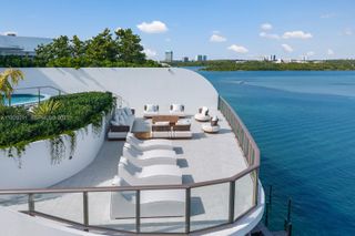 1135 103rd St PH4, Bay Harbor Islands, FL 33154