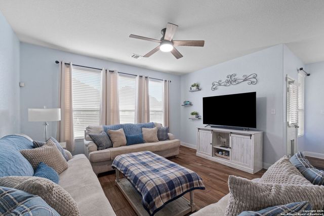 6048 Akin Song, San Antonio, TX 78261