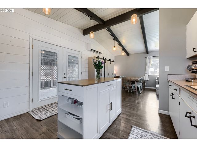 310 Ne 4TH Ave, Canby, OR 97013
