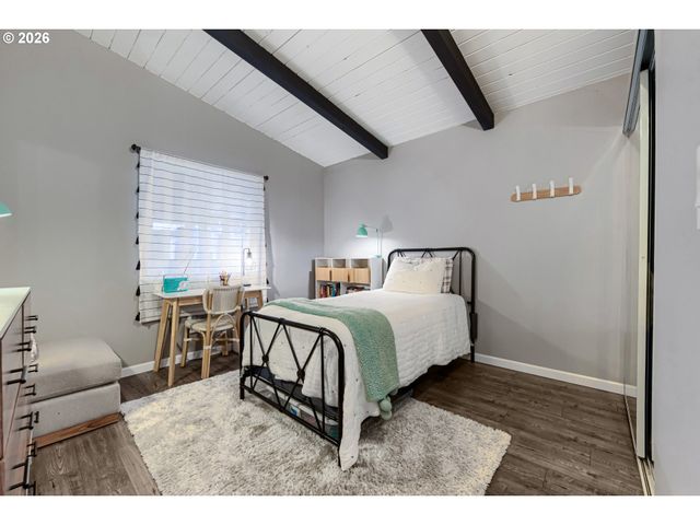310 Ne 4TH Ave, Canby, OR 97013