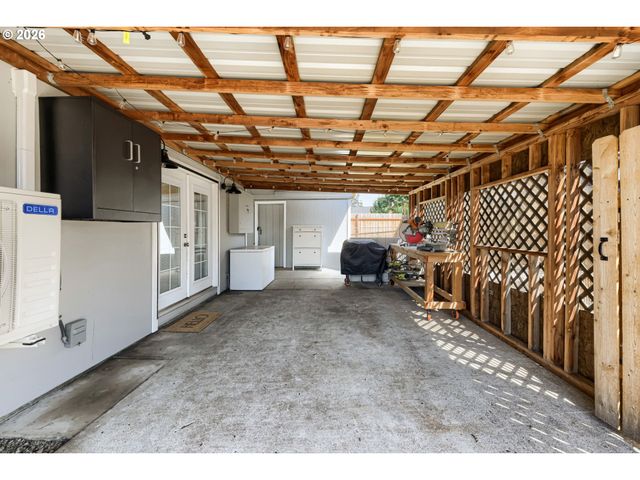 310 Ne 4TH Ave, Canby, OR 97013