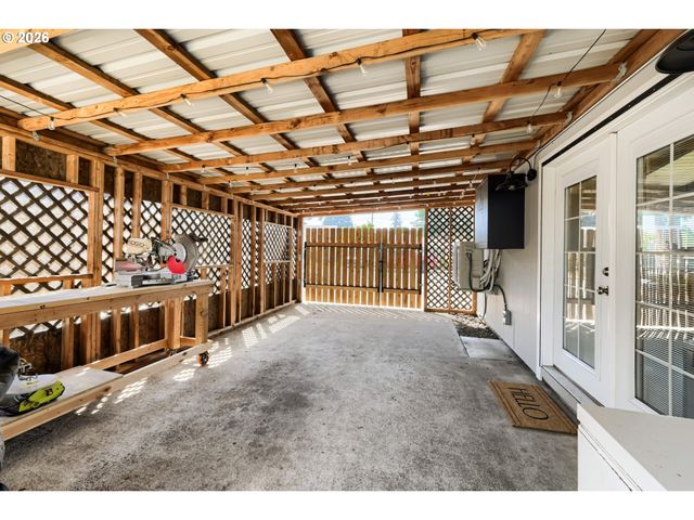 310 Ne 4TH Ave, Canby, OR 97013