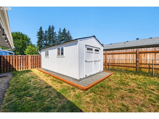310 Ne 4TH Ave, Canby, OR 97013