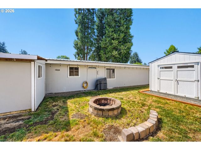 310 Ne 4TH Ave, Canby, OR 97013