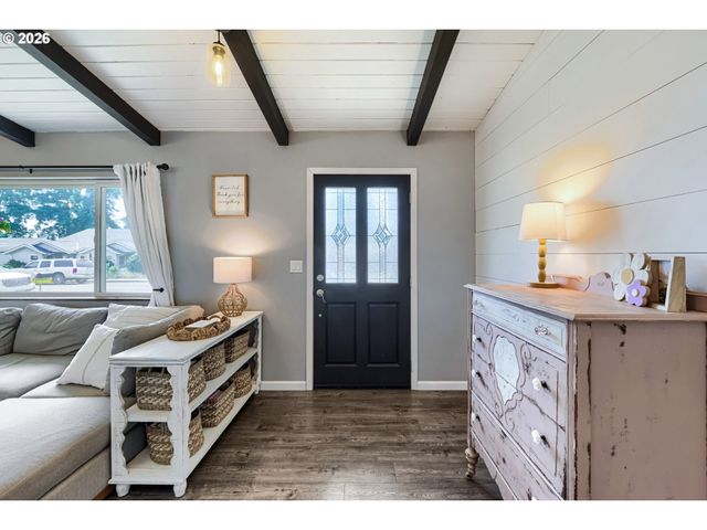 310 Ne 4TH Ave, Canby, OR 97013