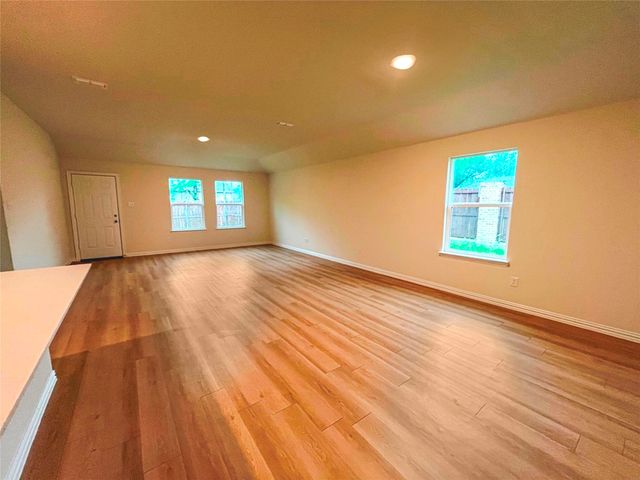102 Doma Avenue, Greenville, TX 75402