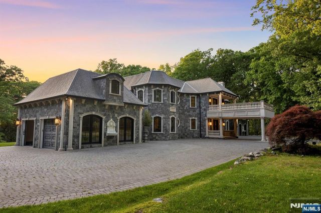 105 Chestnut Ridge Road, Saddle River, NJ 07458