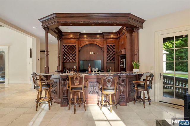 105 Chestnut Ridge Road, Saddle River, NJ 07458