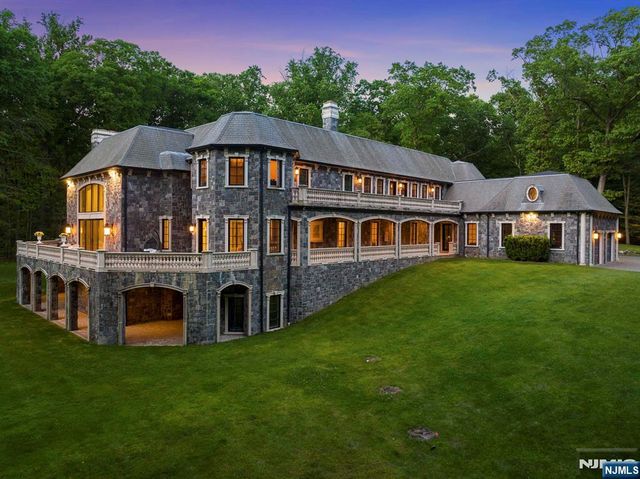 105 Chestnut Ridge Road, Saddle River, NJ 07458