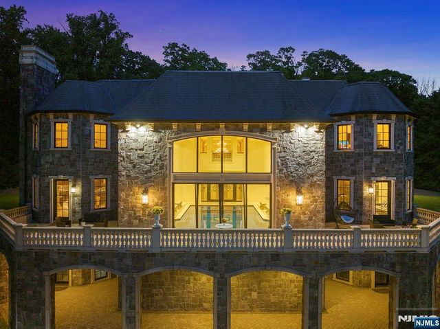 105 Chestnut Ridge Road, Saddle River, NJ 07458