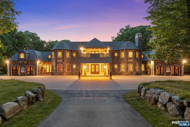 105 Chestnut Ridge Road, Saddle River, NJ 07458