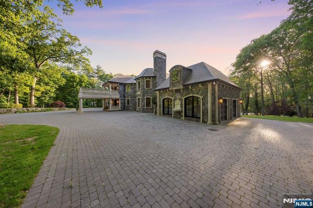 105 Chestnut Ridge Road, Saddle River, NJ 07458
